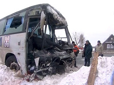 Автобус ехавший из Карасука в Новосибирск попал в аварию   - фото 1
