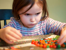 Психологи советуют: ребёнка надо научить запоминать числа тогда же, когда и буквы ( (фото Theodore Lee/Flickr). )