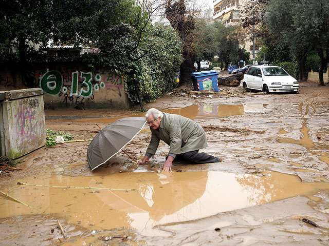 Наводнение века: греческие Афины и итальянская Катанья затоплены до крыш
