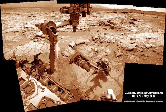 Составная фотография места Камберленд на 279 сол (марсианский день) пребывания ровера. Рука-манипулятор марсохода кажется оторванной, из-за того что несколько снимков было сделано в разное время (фото NASA/JPL-Caltech/Ken Kremer/Marco Di Lorenzo).