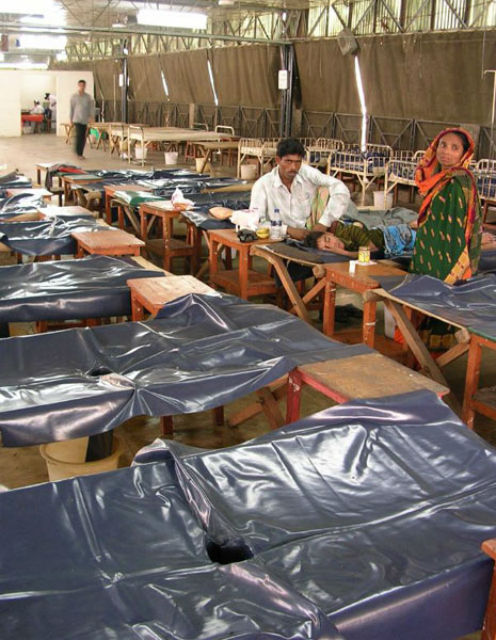 В республике Бангладеш каждый второй житель старше 15 лет оказывается заражённым холерой (фото Mark Knobil). 