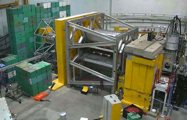 Эксперимент проводился в Лаборатории Джефферсона на установке Continuous Electron Beam Accelerator Facility (фото DOE/Thomas Jefferson National Accelerator Facility). 