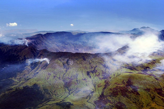 Извержение Самоса стало крупнейшим за последние 3700 лет и по мощности превзошло извержение вулкана Тамбора (изображение) 1815 года в два раза (фото Jialiang Gao / Wikimedia Commons).