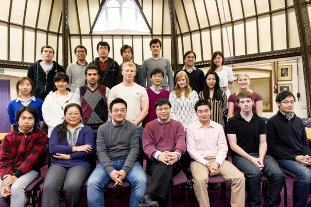Исследование проводили сотрудники кафедры неорганической химии факультета химии в Оксфордском университете. (иллюстрация Tsang Group).