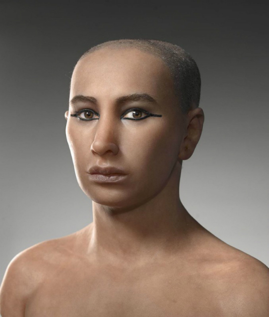 Реконструкция лица фараона, созданная французскими учёными на основе компьютерного сканирования мумии в 2005 году (иллюстрация AP Photo/Supreme Council of Antiquities and the National Geographic Society, HO). 