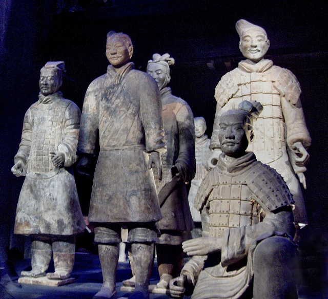 Каждый воин выполнен в натуральную величину и обладает неповторимой внешностью (фото JoJan/Wikimedia Commons).