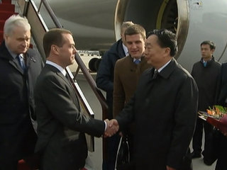 Медведев прибыл на заседание Совета глав правительств стран ШОС