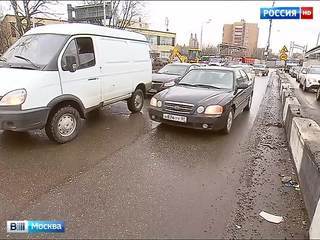 Столичные водители не могут решить дорожный ребус на улице Зорге