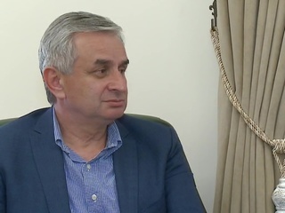 Президент Абхазии приглашает оппозицию к диалогу, считая силовой путь бесполезным