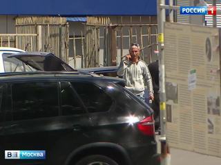У Курского вокзала процветают нелегальные парковщики