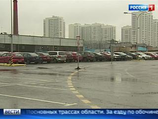 Перехватывающим парковкам у станций метро продлили бесплатный режим