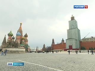 Со Спасской башни Кремля начали снимать строительные леса