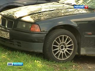 За автомобилистами, паркующимися на московских газонах, присмотрят дворовые видеокамеры