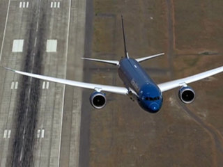 Хакеры добрались до неба: они отбирают самолет у пилотов с помощью смартфона