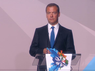 Медведев выступил на закрытии ЧМ по водным видам спорта