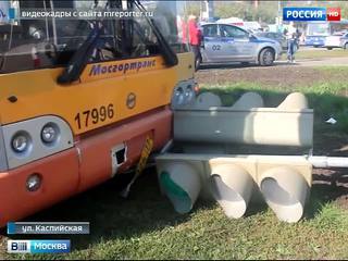 На юге Москвы водитель попал под собственный автобус