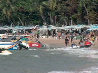 Тайские пляжи закрыли из-за португальских корабликов