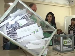 Грузия выбирает парламент: драки, нападения и скандалы