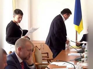 Савченко ушла с заседания комитета Рады по обороне, хлопнув дверью