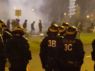 В пригороде Парижа задержаны 37 участников митинга против полицейского насилия