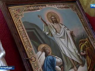 Житель Петербурга вернул во Владимирский собор старинную икону