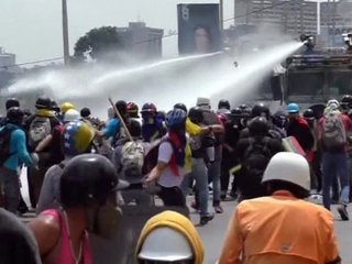 Скончался еще один участник протестов в Венесуэле