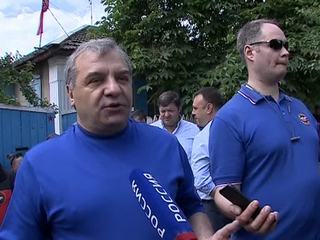 Жители Ставрополья атаковали Пучкова вопросами о компенсациях