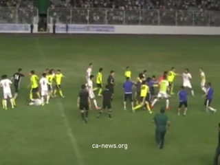 В Узбекистане футбольный матч первой лиги страны закончился массовой дракой
