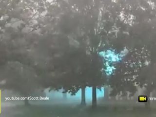 Житель американского штата Огайо снял на видео огромную шаровую молнию