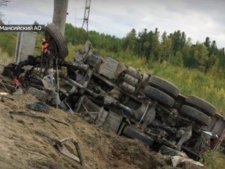 Авария с поездом и грузовиком в ХМАО: водитель машины мог уснуть за рулем