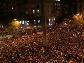 Центр Барселоны заполнили недовольные каталонцы