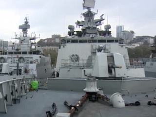 Владивосток встретил индийские военные корабли