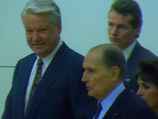 Опубликована переписка Ельцина с Миттераном и Шираком
