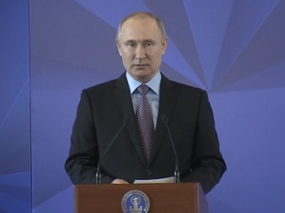 Путин: новому правительству нужно проработать программу строительства студенческих общежитий