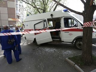Вооруженный трубой дебошир разбил карету скорой помощи в Челябинске