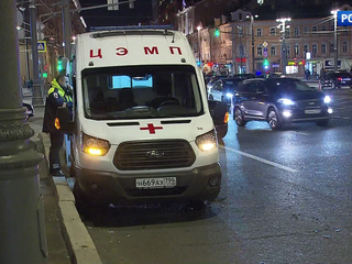 В центре Москвы такси протаранило машину скорой помощи