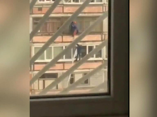 Что-то пошло не так: тюменец пытался спуститься по простыням с шестого этажа
