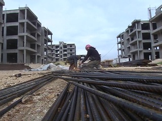 В Сирии восстанавливают поврежденные дома и строят новые