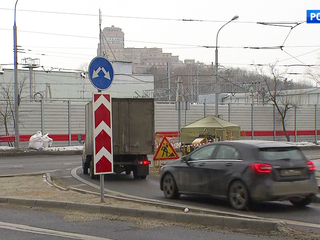 Разделительная полоса стала взлетной: странная разметка на Волоколамском шоссе