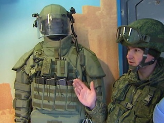 В Комсомольск-на-Амуре привезли захваченное у террористов в Сирии оружие