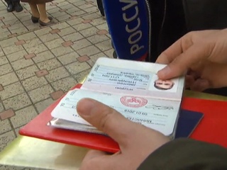 За российскими паспортами в Донецке выстроились очереди