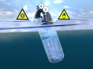 440 лет разложения: трансляция видео пластиковой бутылки в океане вызвала большой интерес