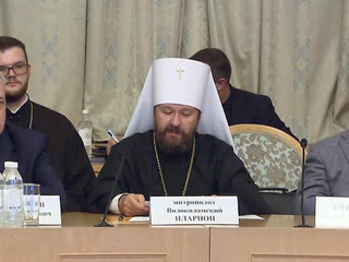 Дискриминация, насилие и захват храмов: в Москве обсуждают нарушение прав верующих на Украине