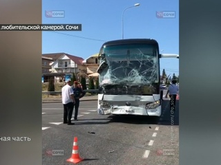 В Сочи и Ростове-на-Дону - аварии с пассажирским транспортом