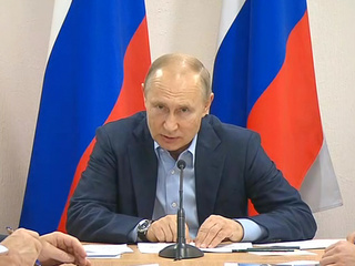Путин: выплаты пострадавшим от паводка должны начаться незамедлительно