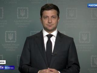 Пока Порошенко бегает от избирателей, Зеленский предлагает его люстрировать