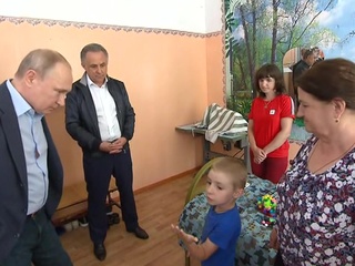 Путин обещал мальчику Матвею еще раз приехать в Тулун