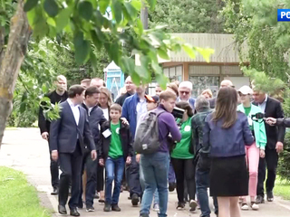 Отдыхающих в Подмосковье детей из Иркутской области навестили губернатор и полпред