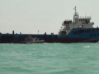 Война танкеров продолжается: Иран задержал судно с контрабандной нефтью