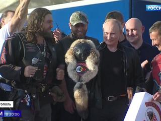 Путин приехал на байк-шоу в Севастополе на отечественном 